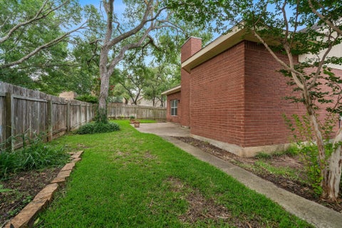 Tiny photo for 12900 Medina River WAY, Austin, TX 78732 (MLS # 7886226)