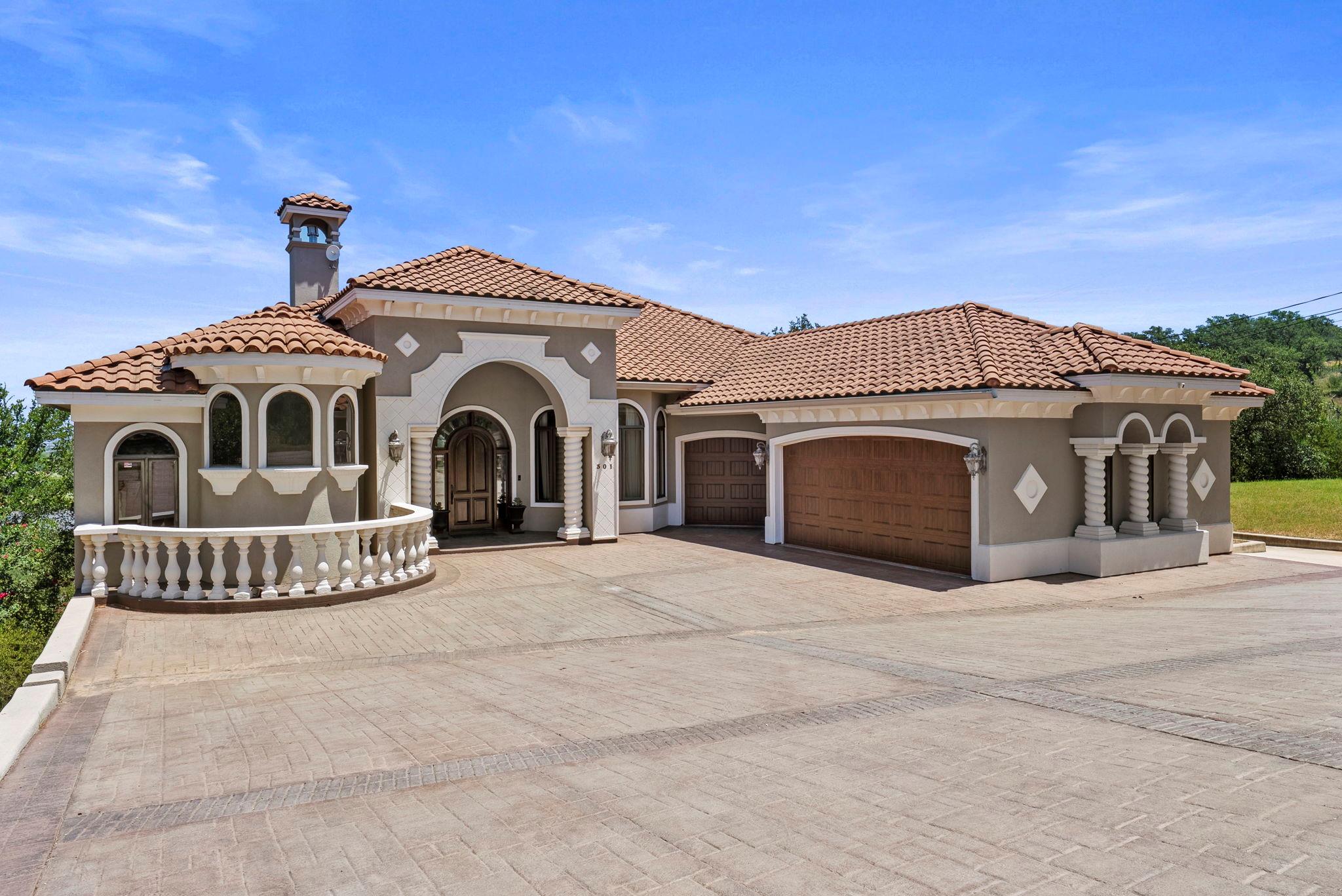 301 Circle DR