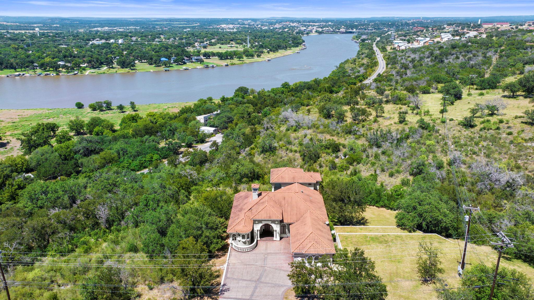 301 Circle DR