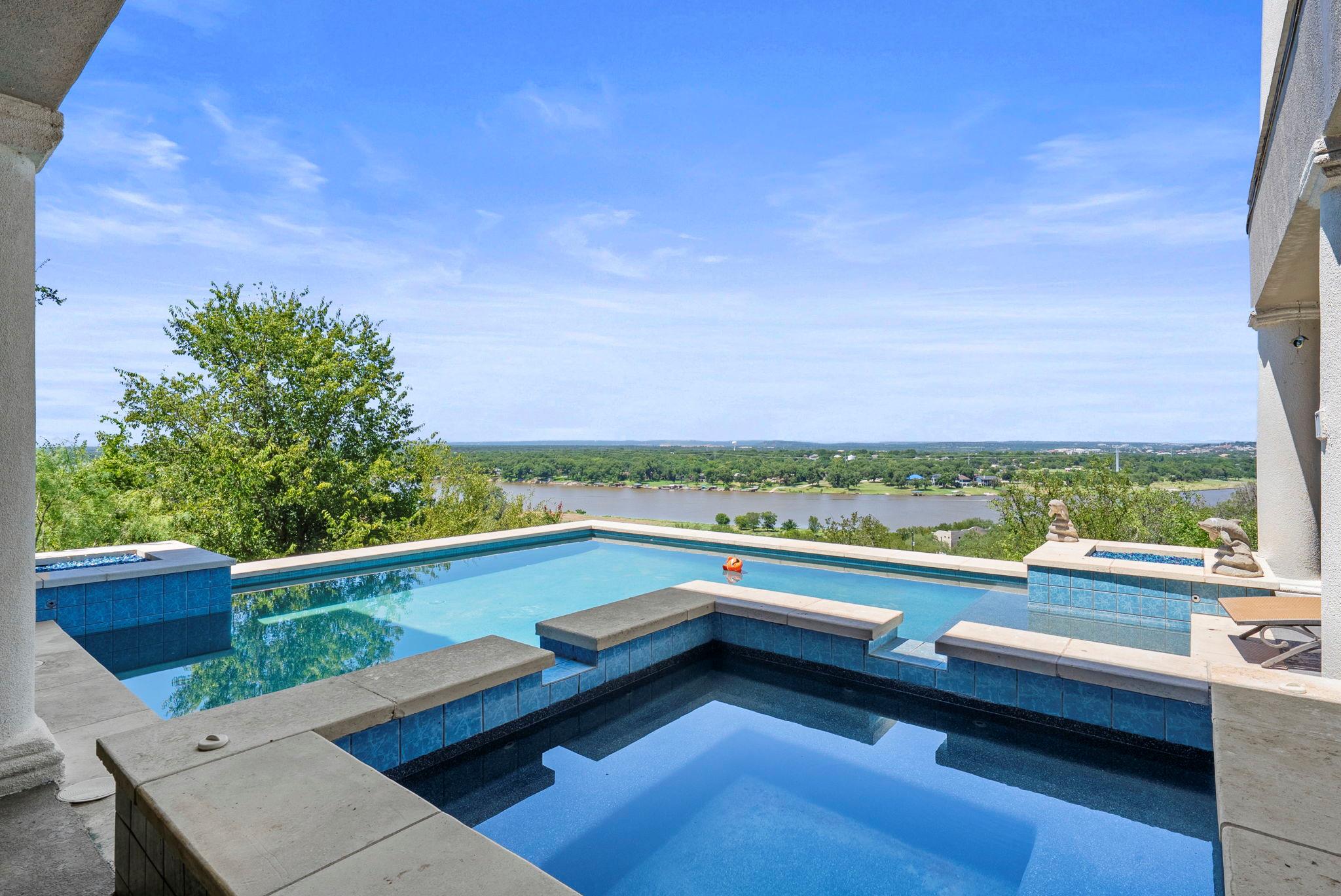 301 Circle DR