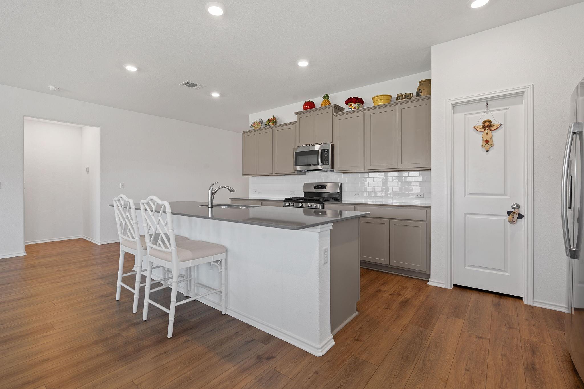 656 Silver Springs BND