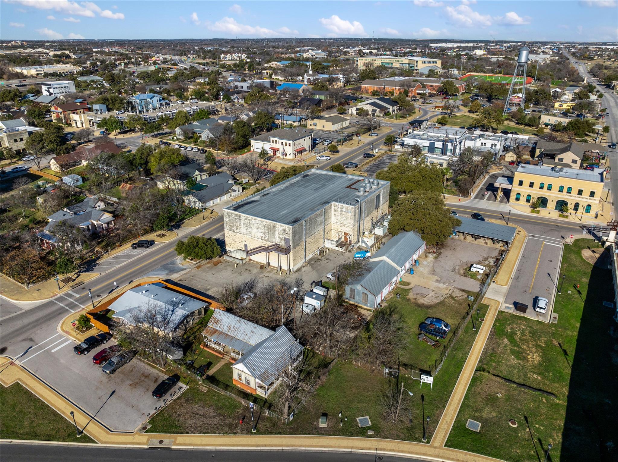 103 W Bagdad Ave