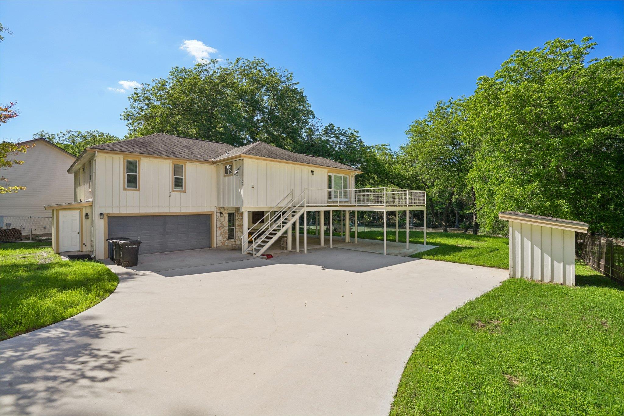 716 River Cliff DR
