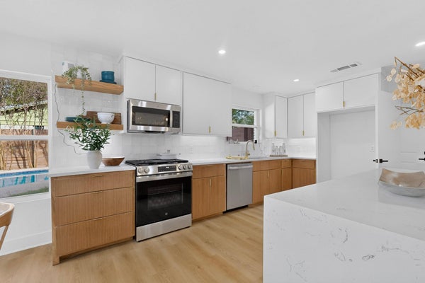 11513 JUNE DR, AUSTIN, TX 78753 - Image eee77b8769526157f013dfd6fd43dfab/2034221650