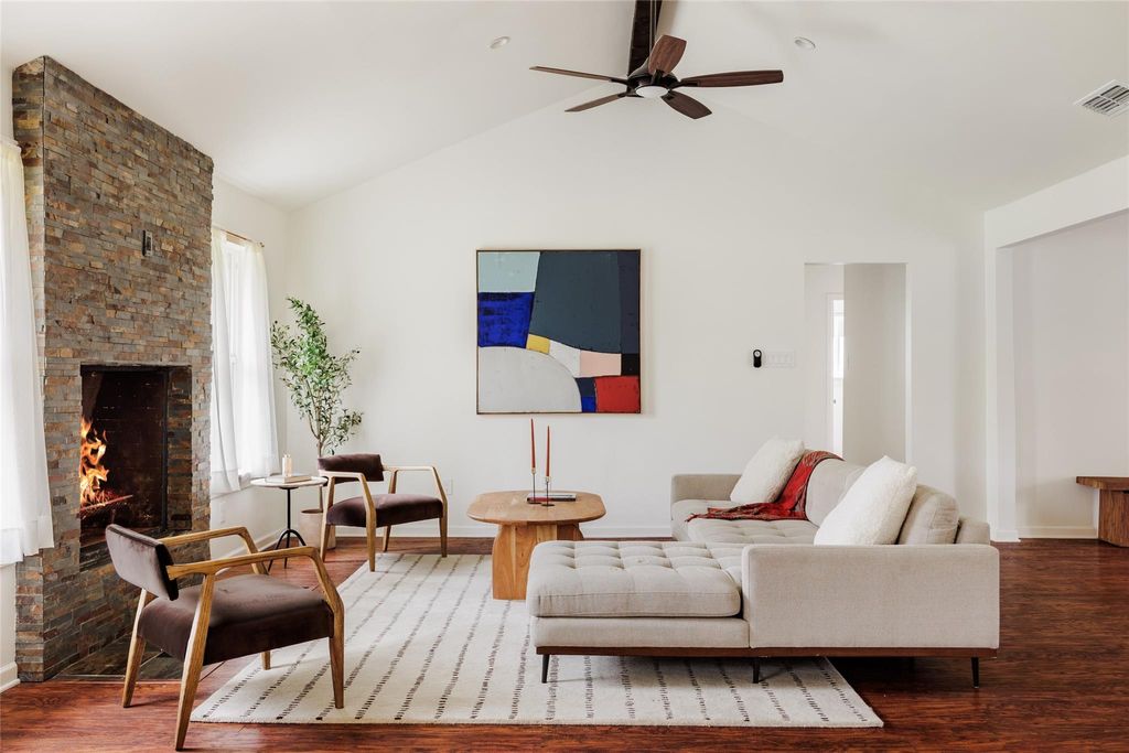 listing image 0