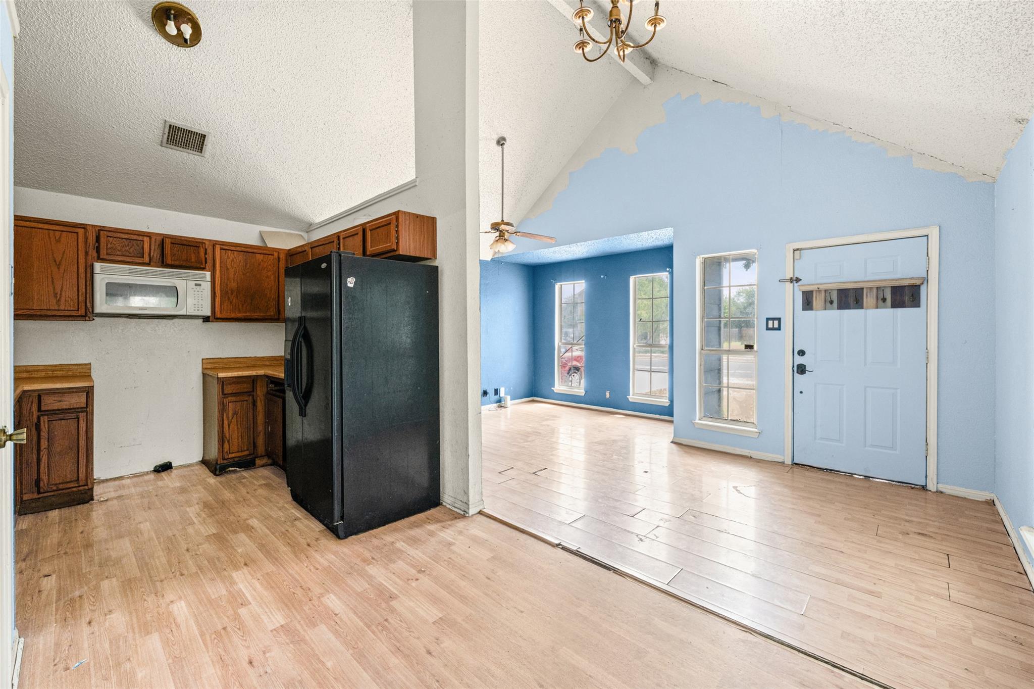 2107 Caprice DR