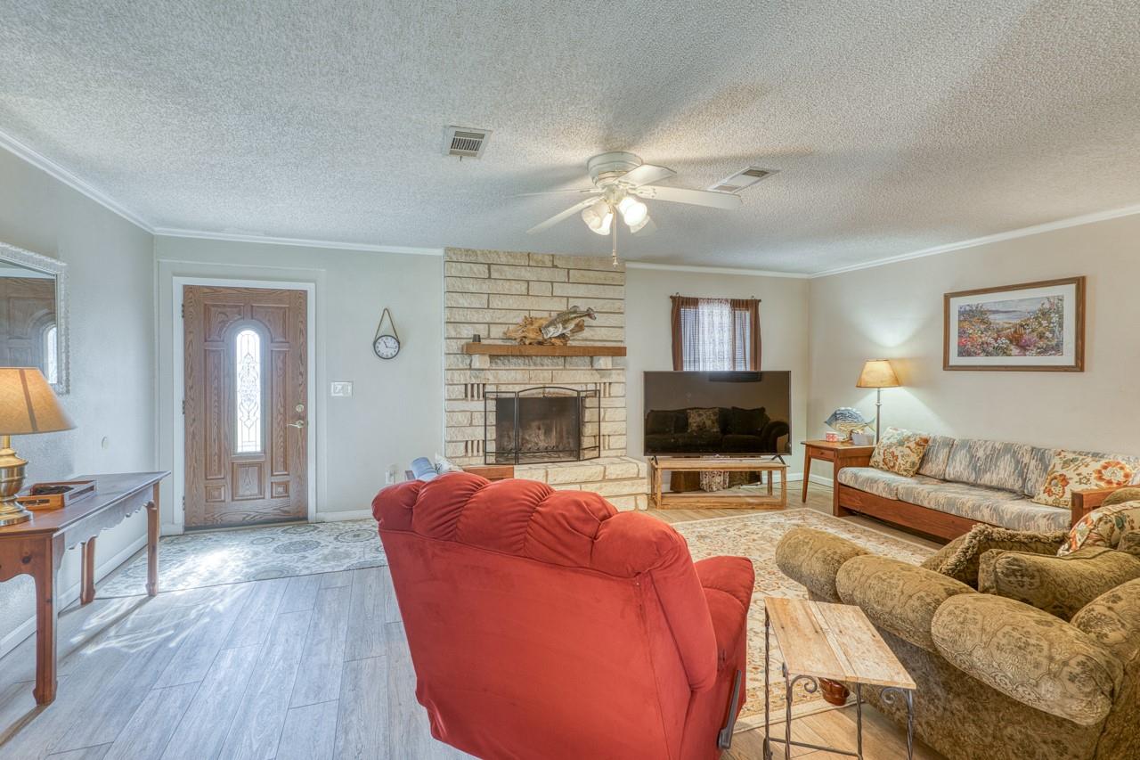 1408 Highland Dr DR
