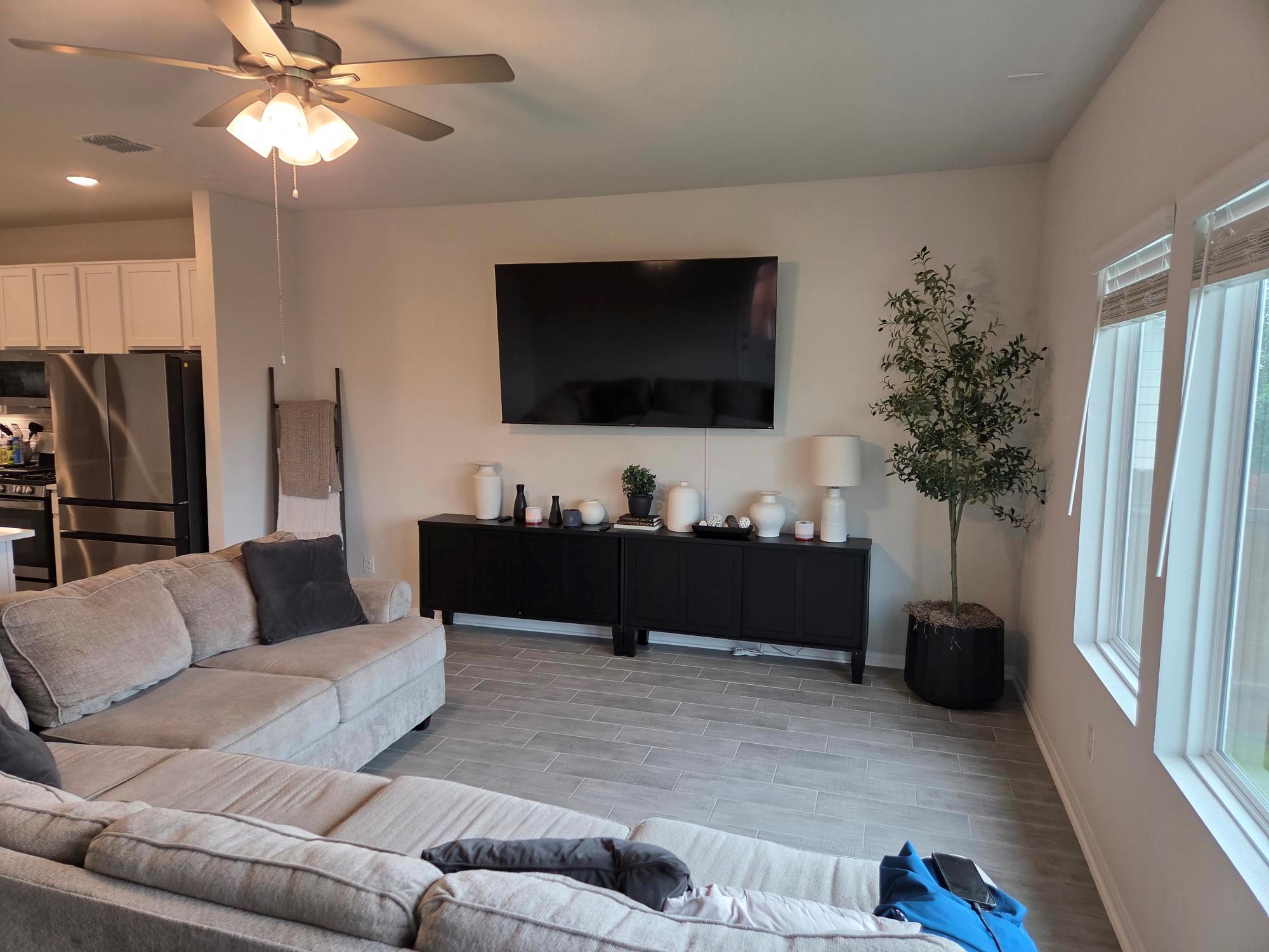 151 Arches DR