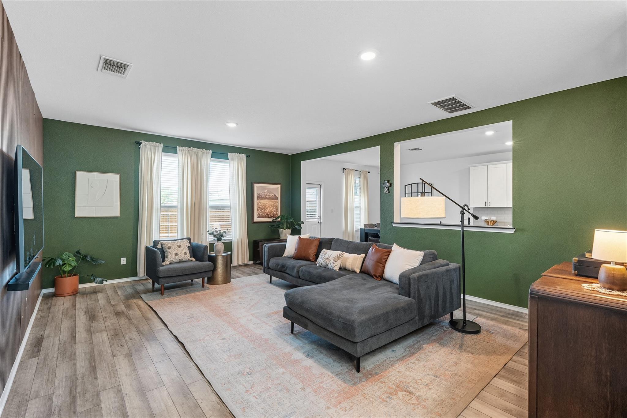333 Harper LN