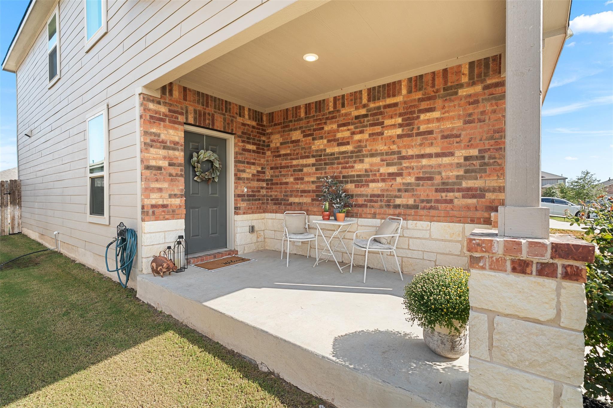 333 Harper LN