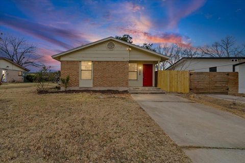 Photo of 4806 Russet Hill DR, Austin, TX 78723 (MLS # 1334186)