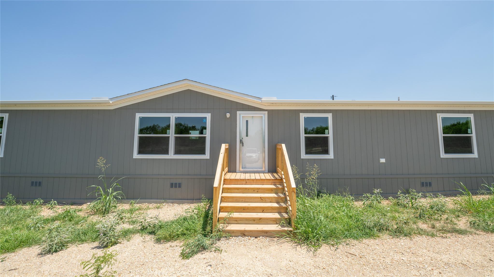 1121 Callihan RD