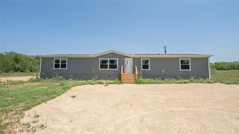 1121 Callihan RD Luling TX 78648