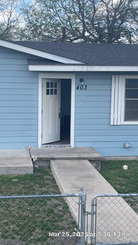 Photo of 403 N 1st ST, Copperas Cove, TX 76522 (MLS # 1096524)