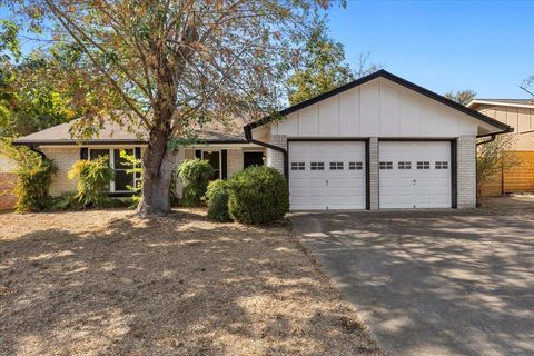 Photo of 2705 Deeringhill DR, Austin, TX 78745 (MLS # 8709106)