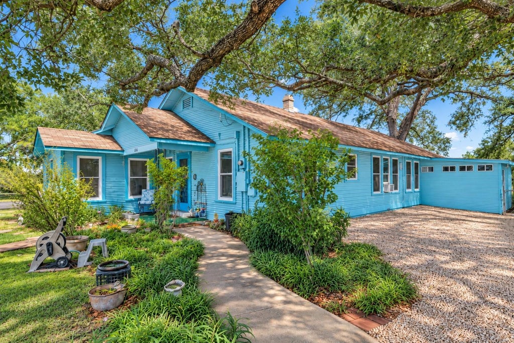 Photo of 616 Lay RD, Lockhart, TX 78644 (MLS # 5565460)