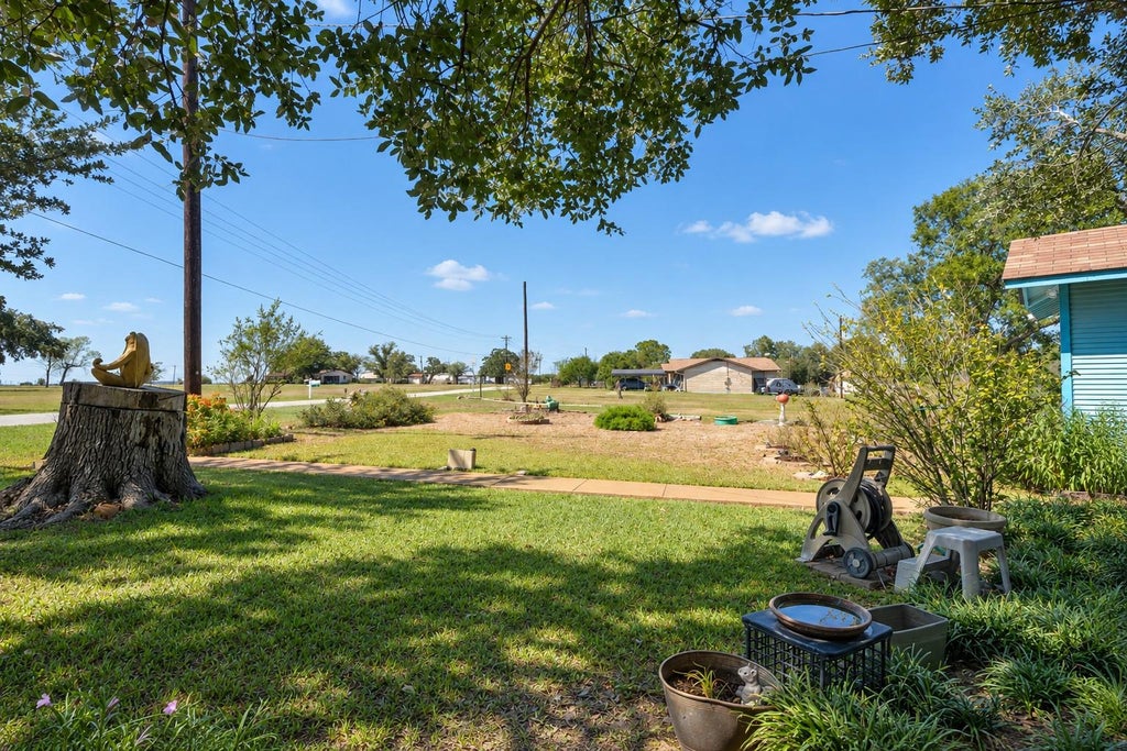 Photo of 616 Lay RD, Lockhart, TX 78644 (MLS # 5565460)