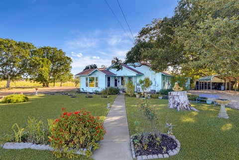Photo of 616 Lay RD, Lockhart, TX 78644 (MLS # 5565460)