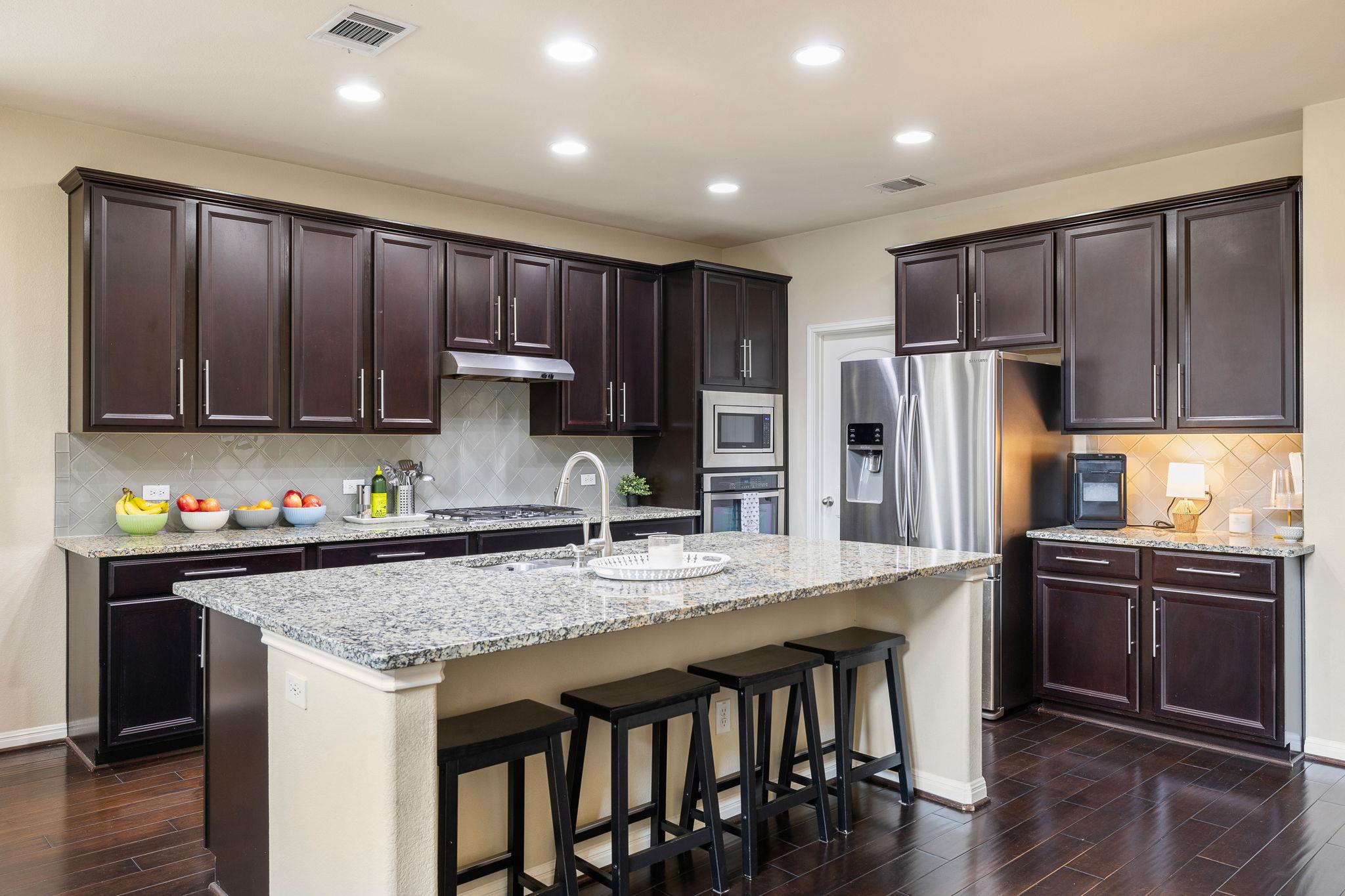 1143 Huntington TRL