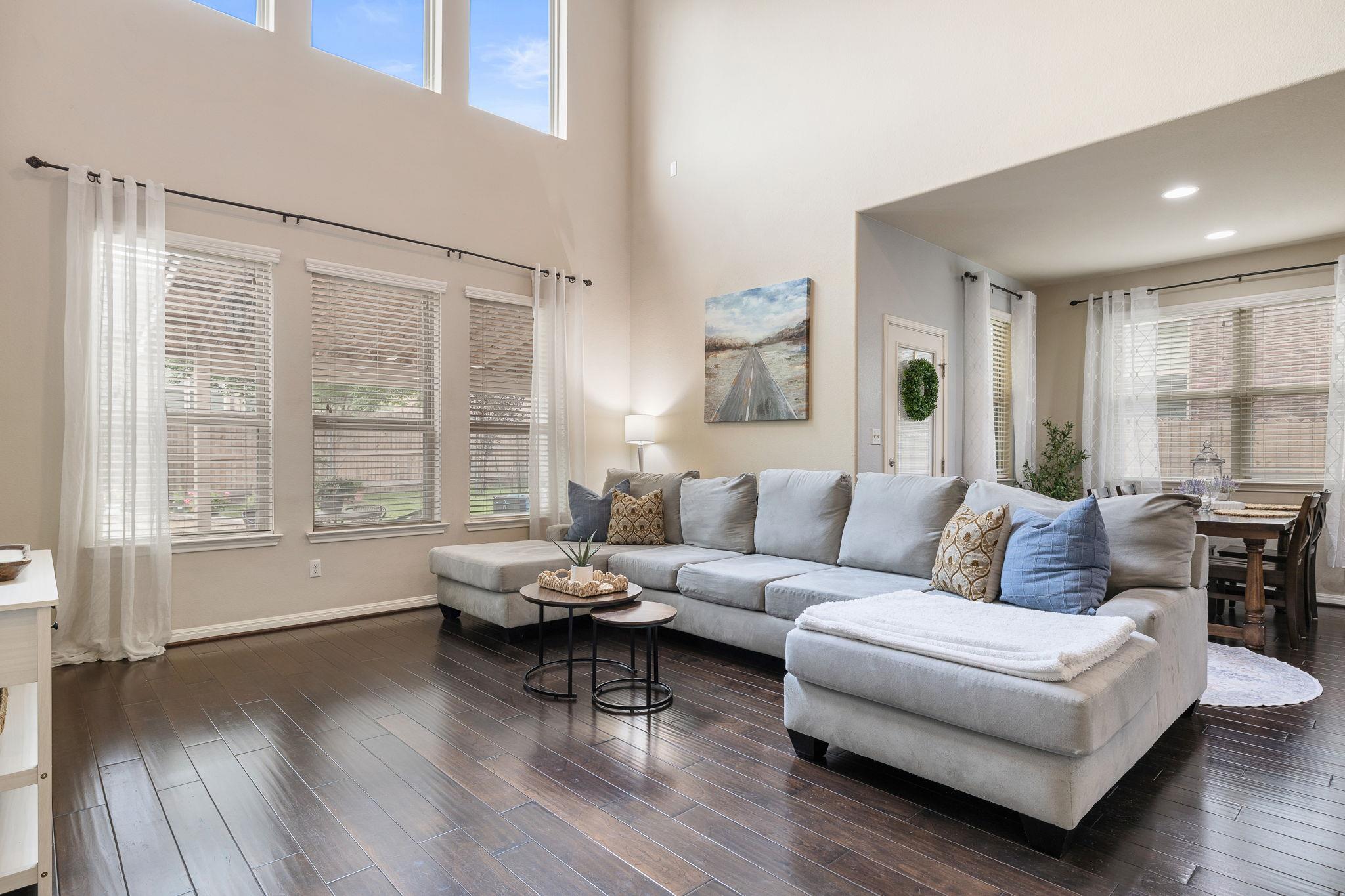 1143 Huntington TRL