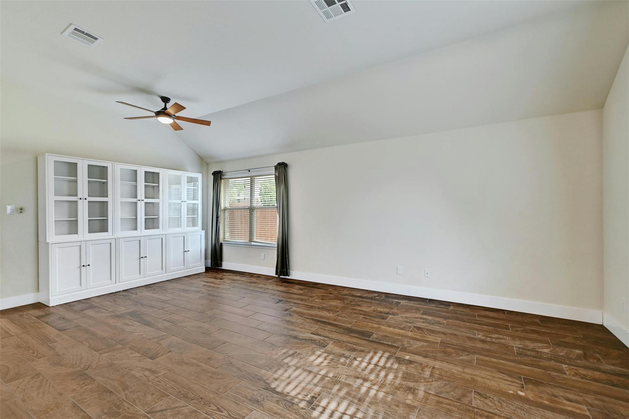 1301 Rainbow Parke DR
