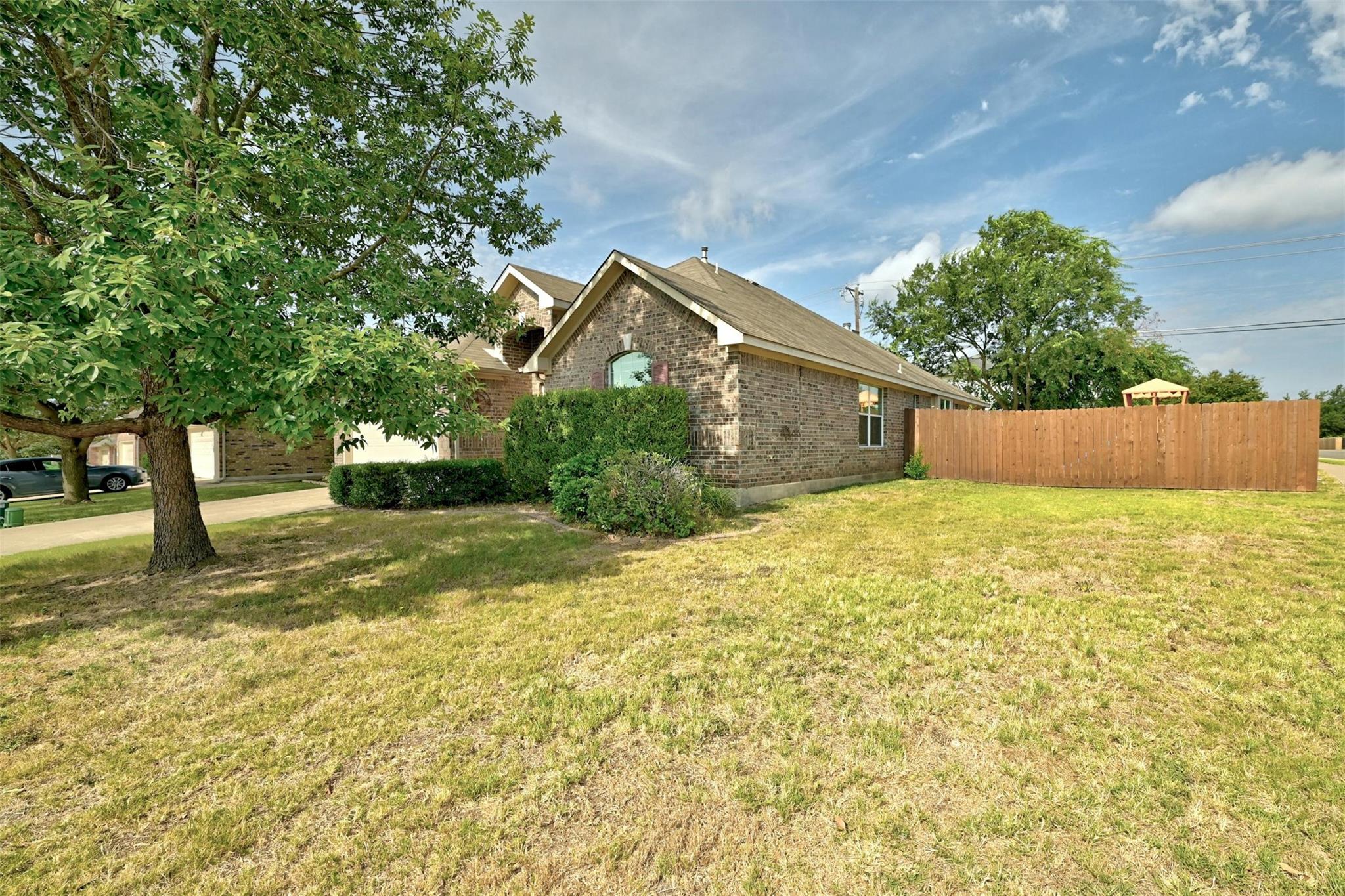 1301 Rainbow Parke DR