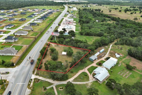 Photo of 901 State Highway 21 Highway W, Cedar Creek, TX 78612 (MLS # 7437892)