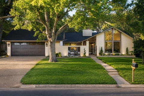 Photo of 2404 Comburg Castle WAY, Austin, TX 78748 (MLS # 2824081)