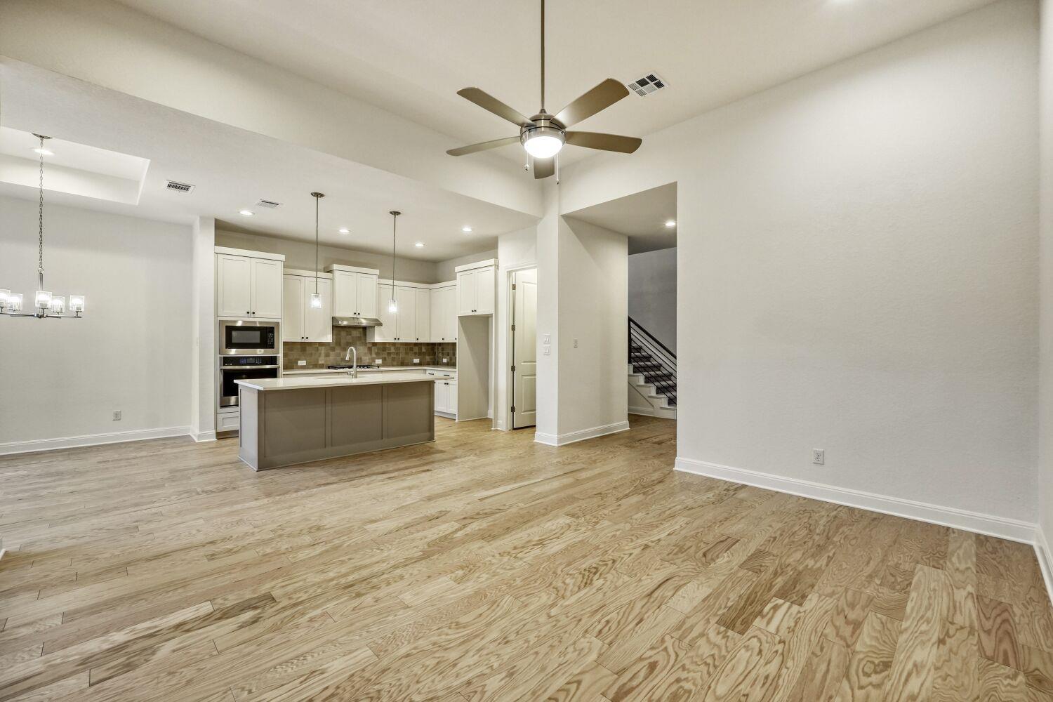 253 Prickly Poppy LOOP