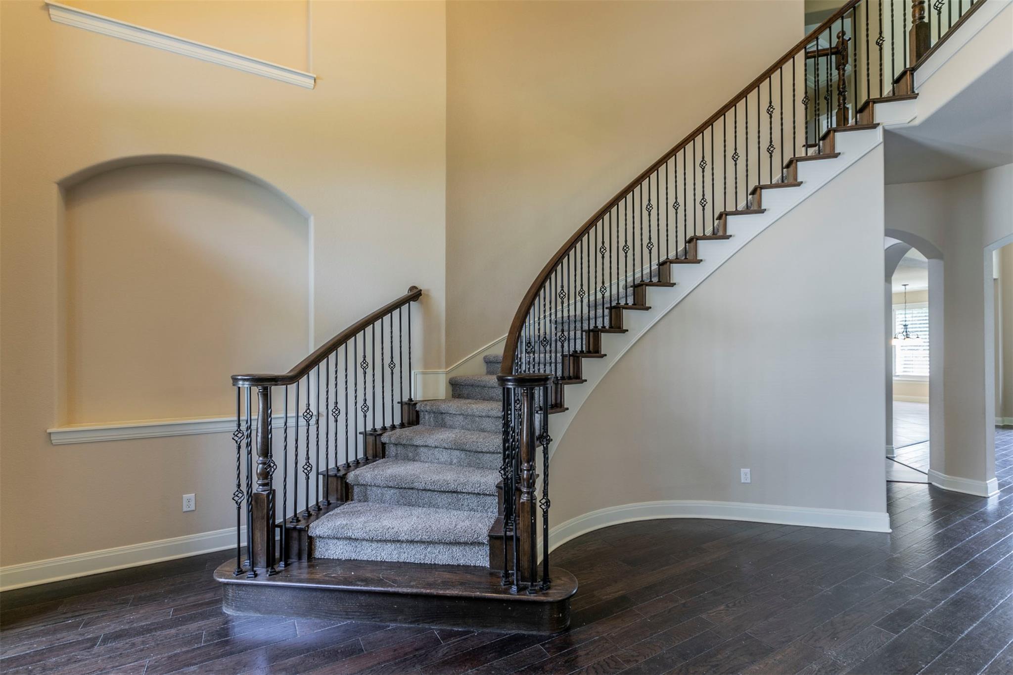 308 Angus DR