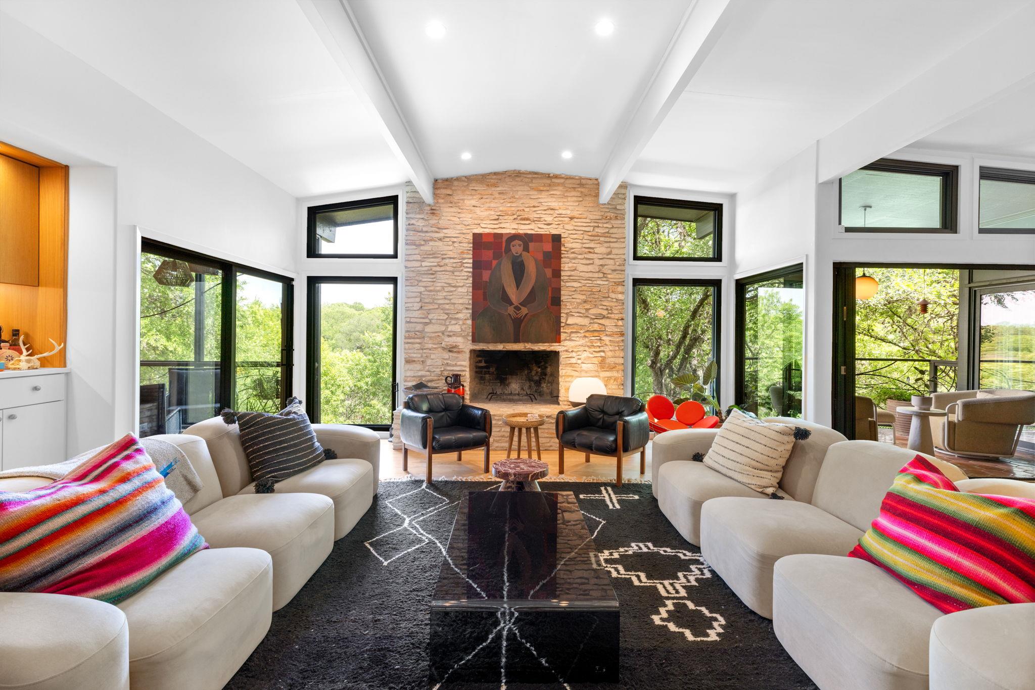 1805 Brookhaven DR