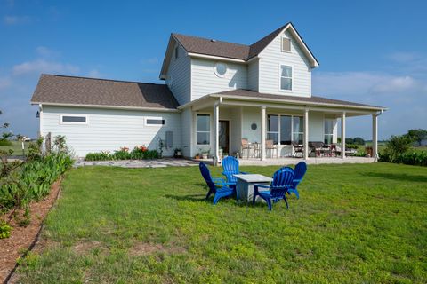 Photo of 1662 County Road 465, Coupland, TX 78615 (MLS # 6067903)