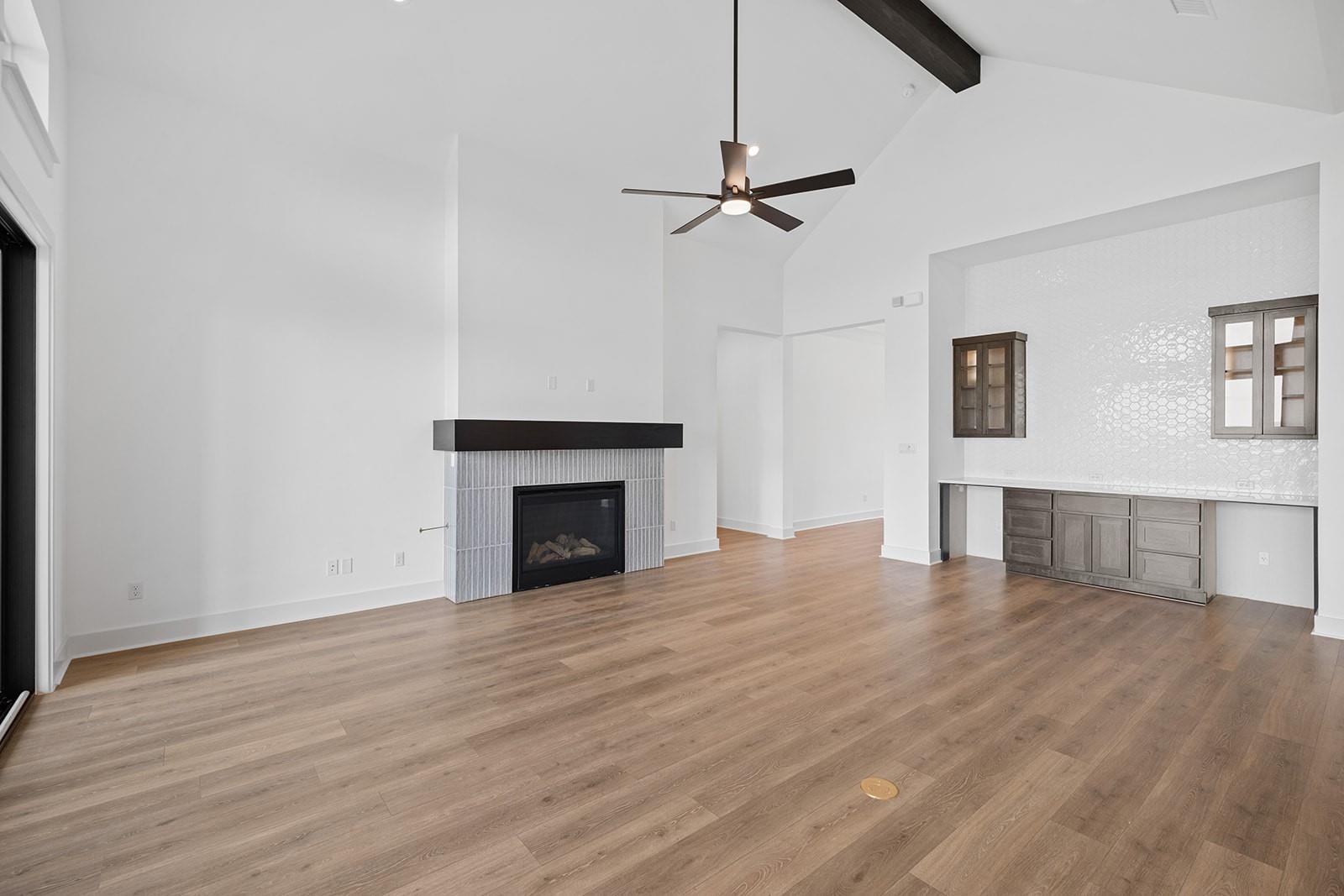 228 Yaklin DR