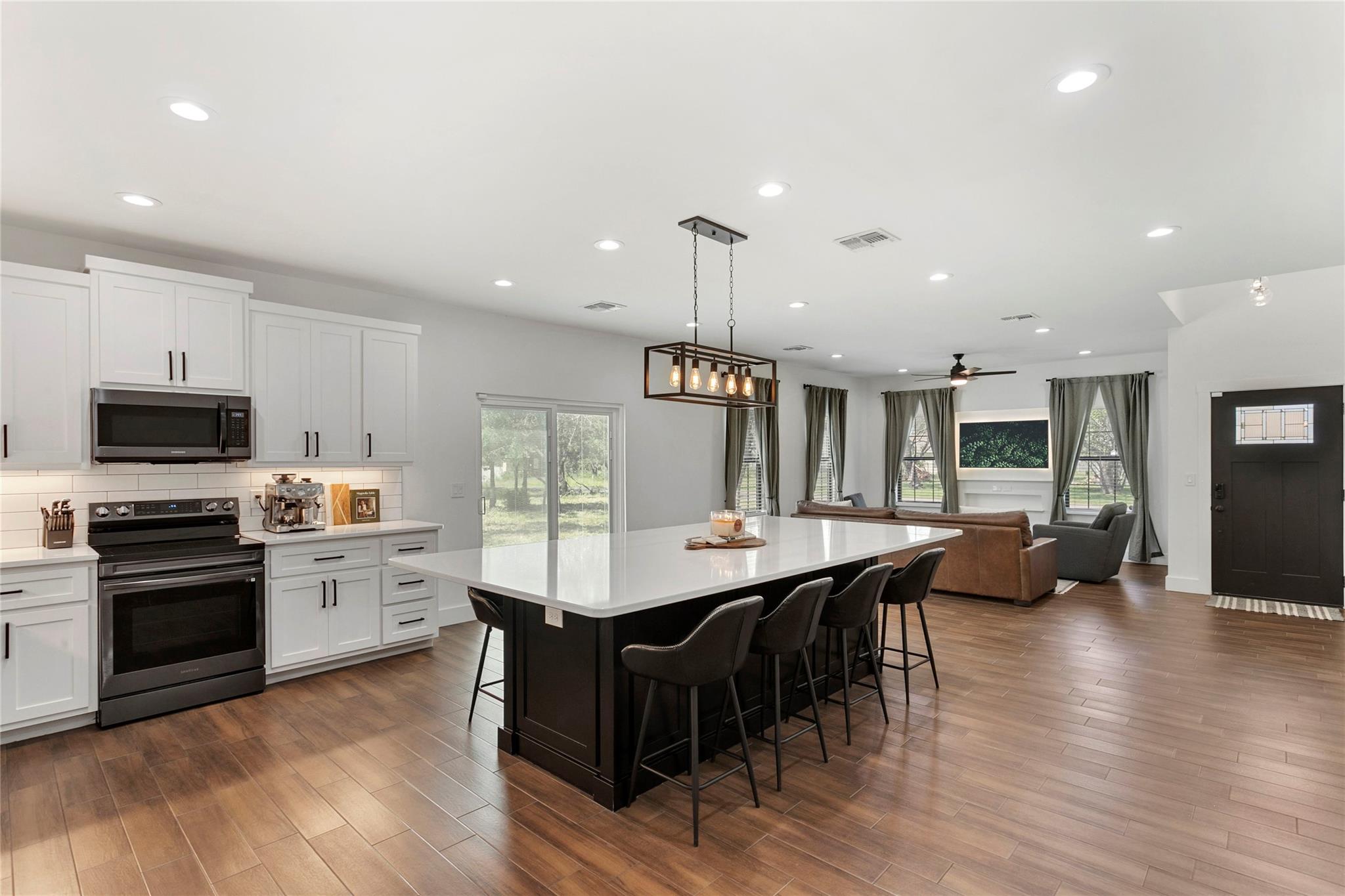 839 Cypress LN