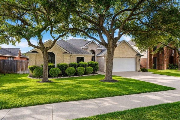 911 INDIAN RUN DR, PFLUGERVILLE, TX 78660 - Image efcb0912932acfda9a7b2f9d21c1385e/3683755954