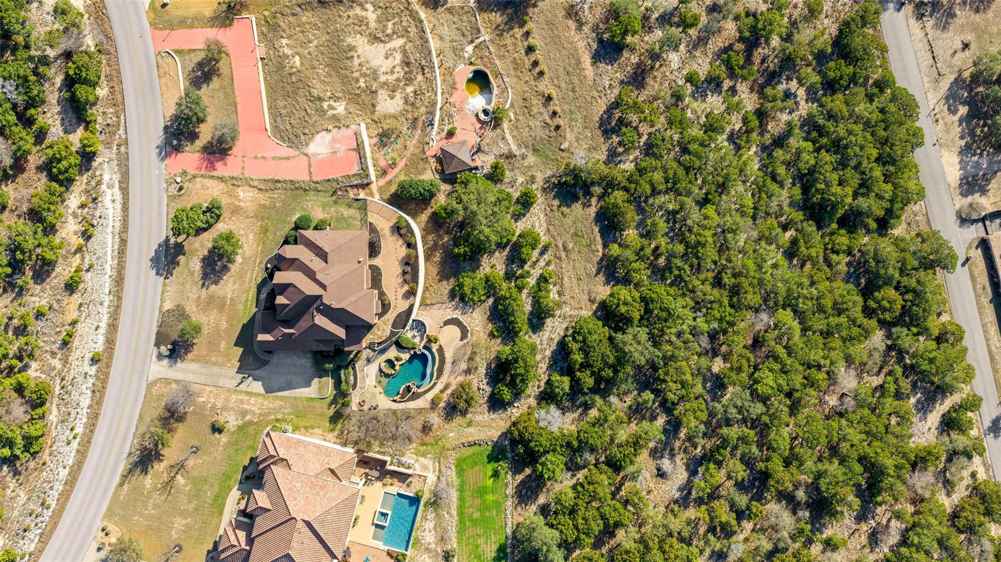 2702 Lakehurst RD