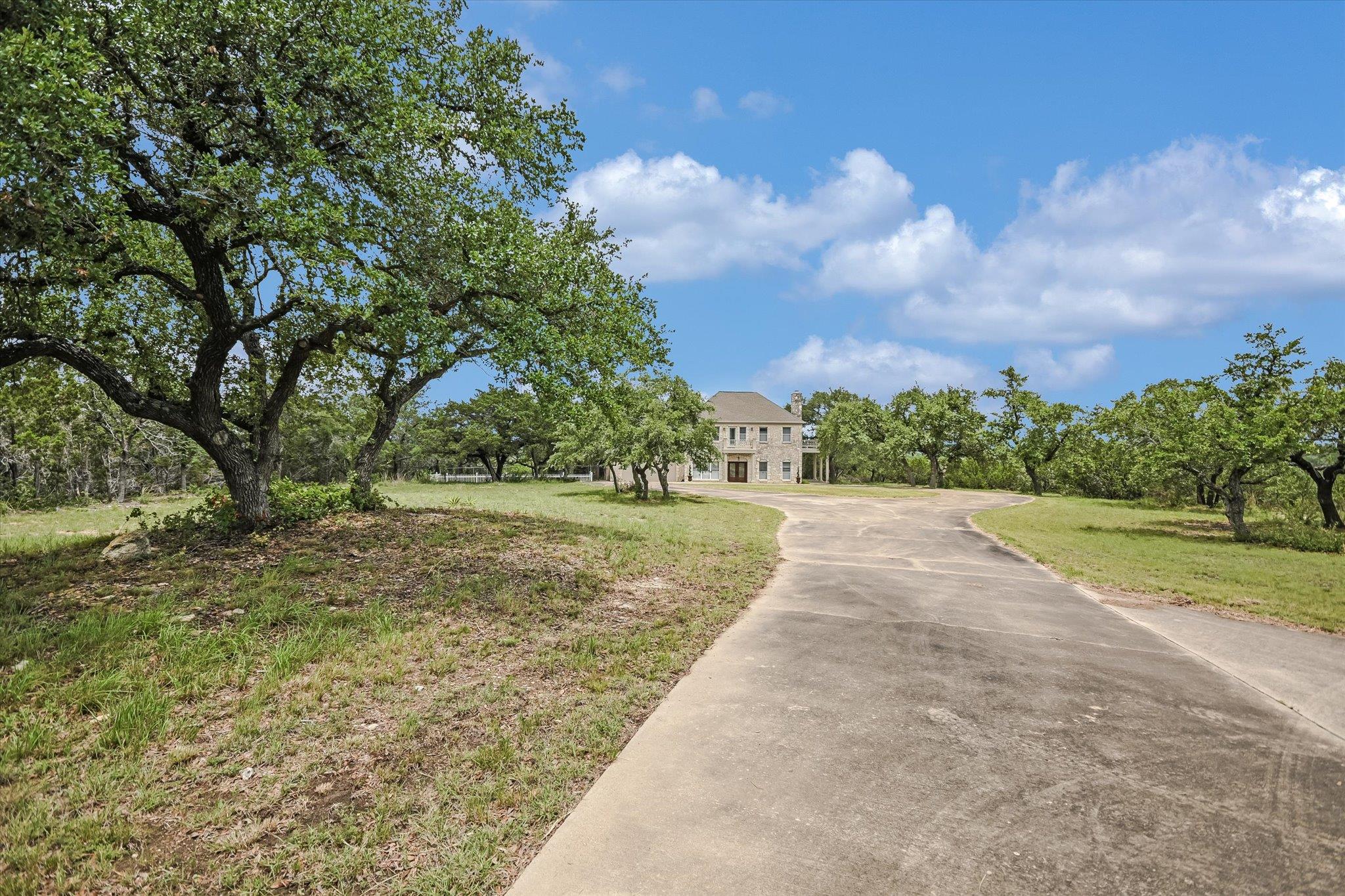 300 Greystone RD