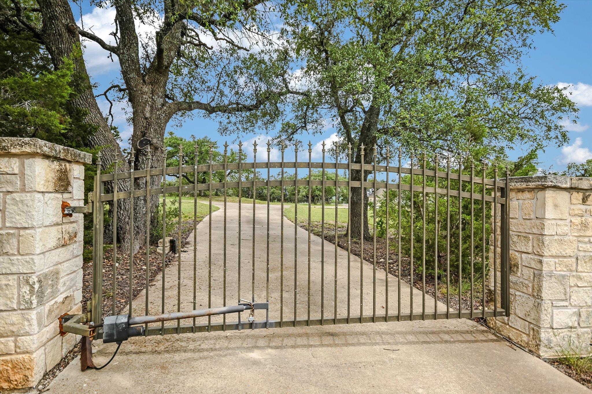300 Greystone RD