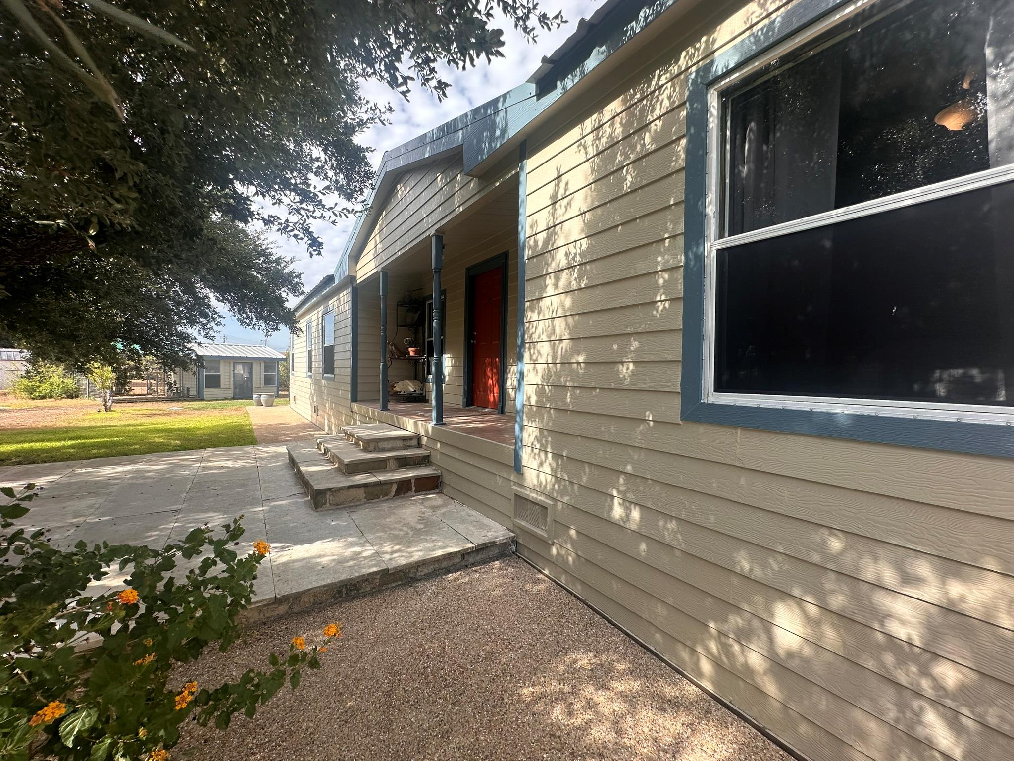 21381 State Highway 195