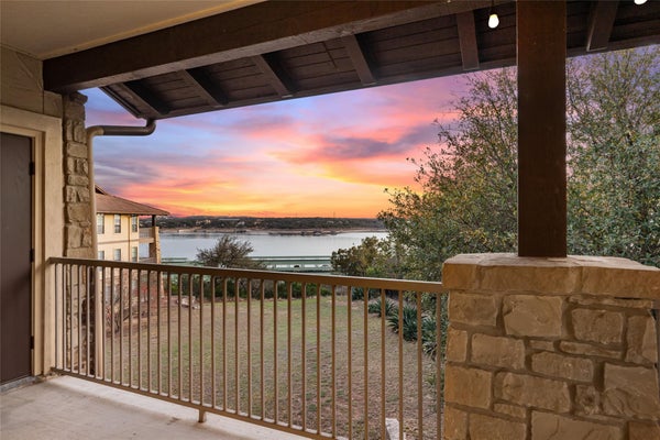 6712 LANTERN VIEW DR APT 303, JONESTOWN, TX 78645 - Image efe0b45dcbc4d77051f5b8d5c6b4384e/2597770405