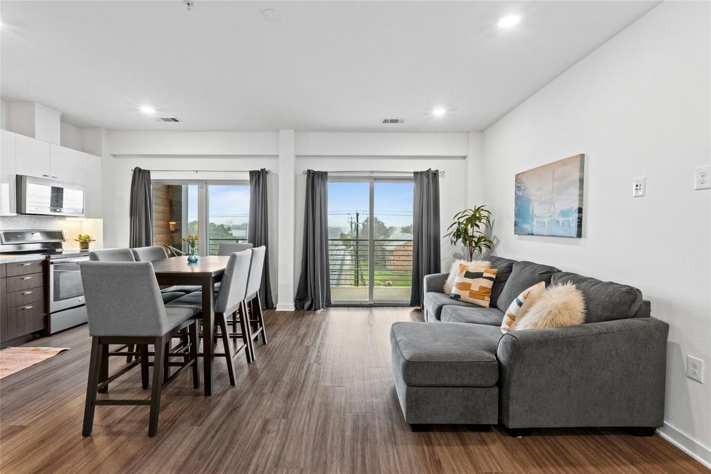 Photo for 4361 S Congress Ave #402, Austin, TX 78745 (MLS # 1457980)