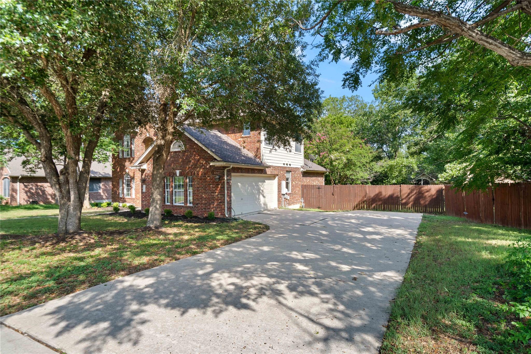 3121 Yandall DR