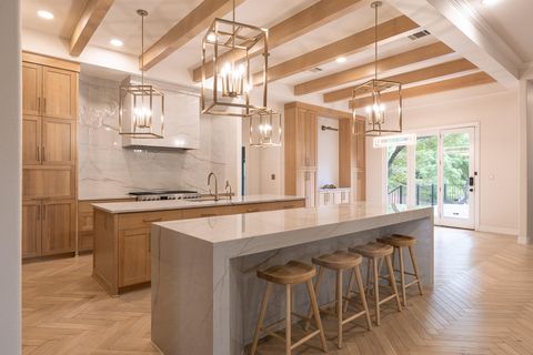 2906 Mill Reef CV Austin TX 78746