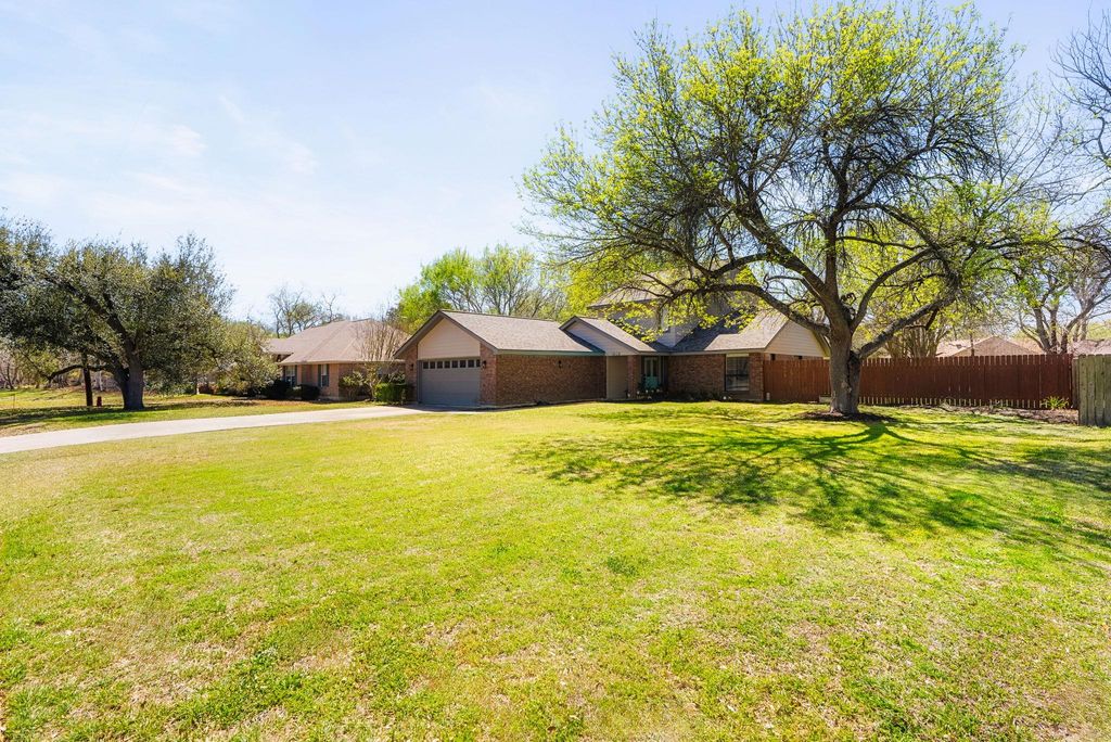 Photo of 503 San Jacinto ST, Lockhart, TX 78644 (MLS # 8221305)