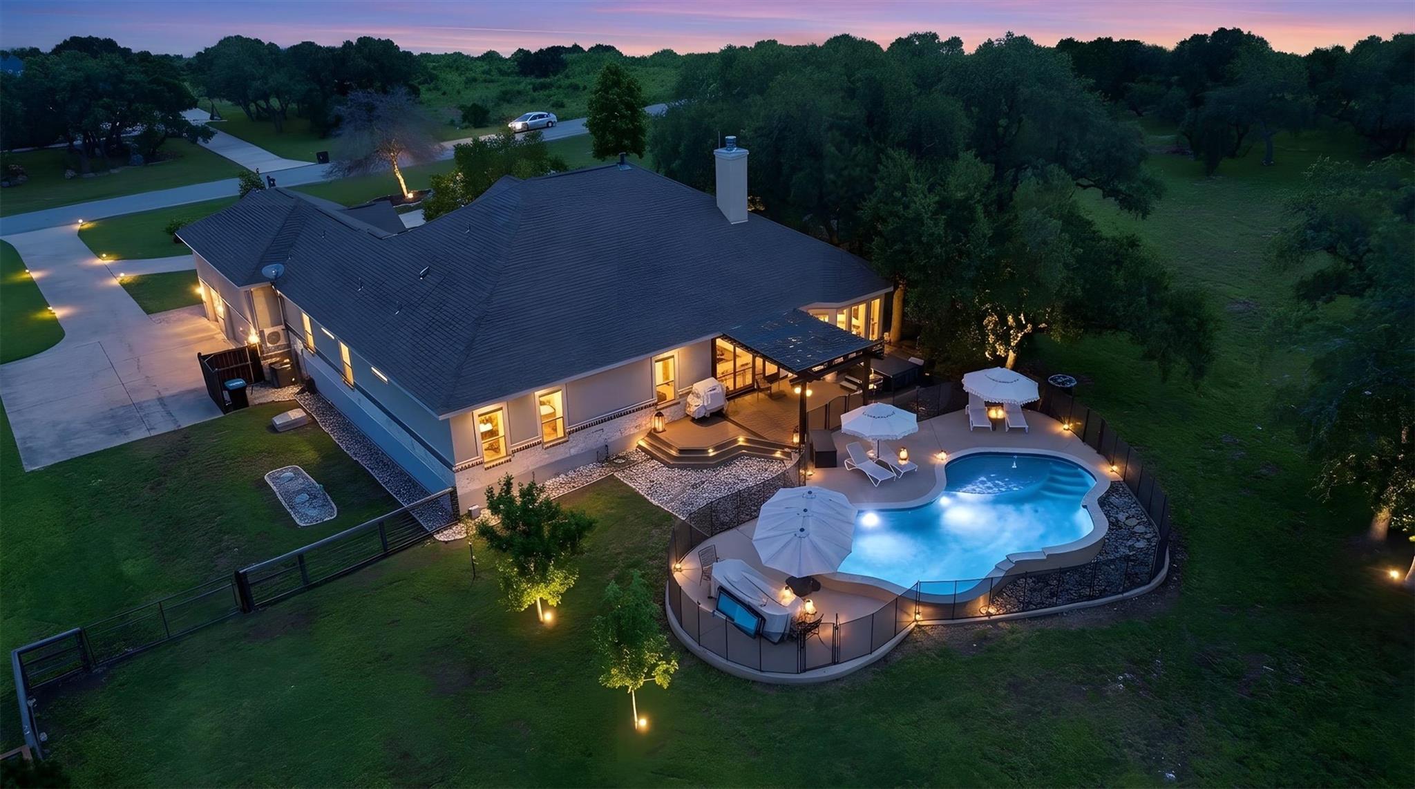 1106 Private Road 3702