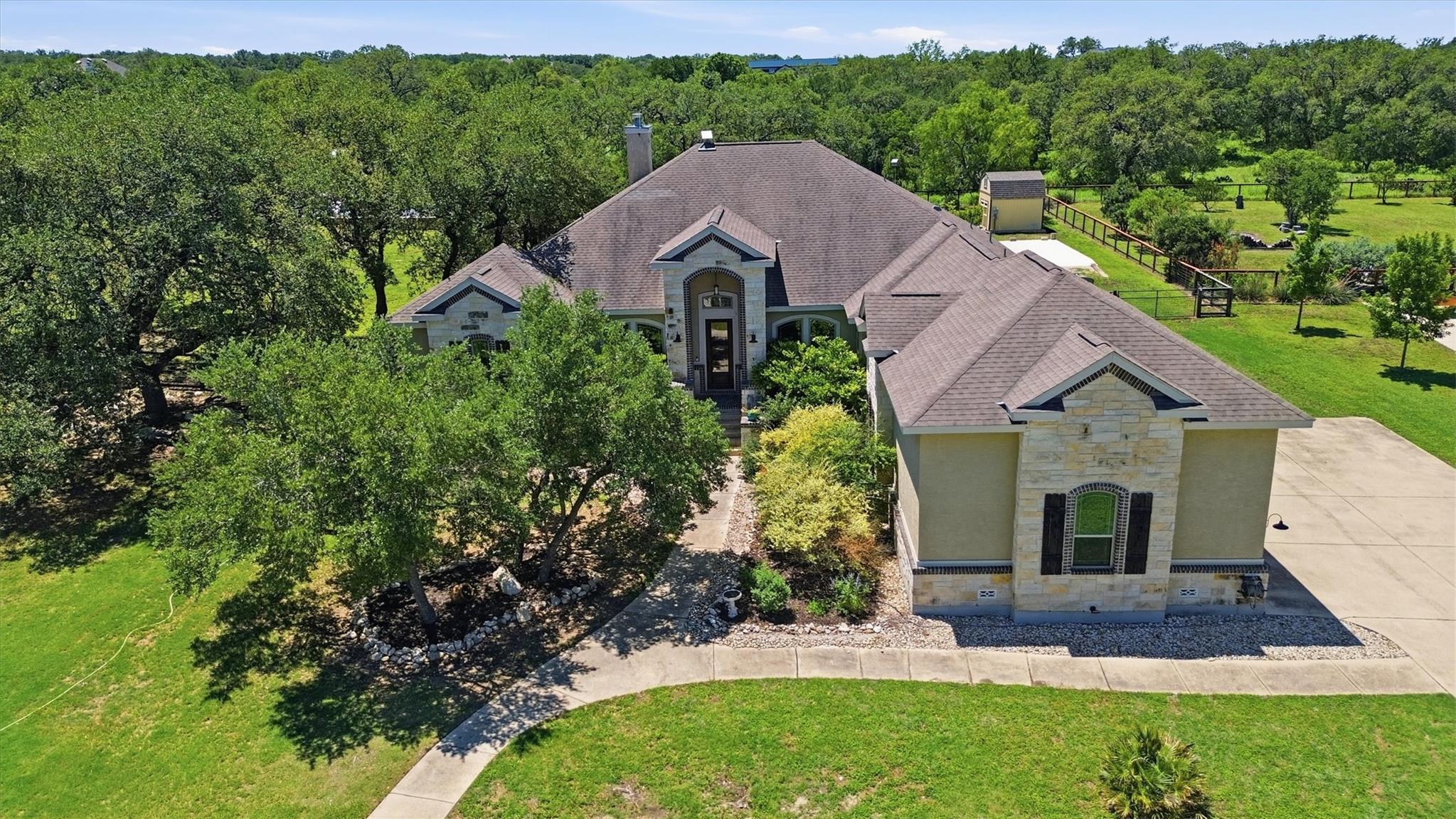 1106 Private Road 3702