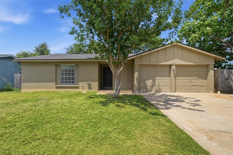 Photo of 1913 Denfield DR, Round Rock, TX 78664 (MLS # 2678671)