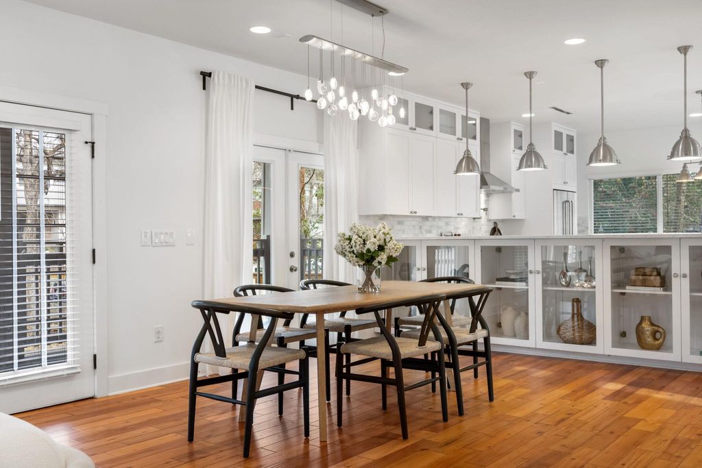 Photo of 2413 Sharon LN, Austin, TX 78703 (MLS # 5322110)