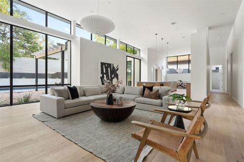 Photo of 2704 Mountain Laurel DR, Austin, TX 78703 (MLS # 4275499)