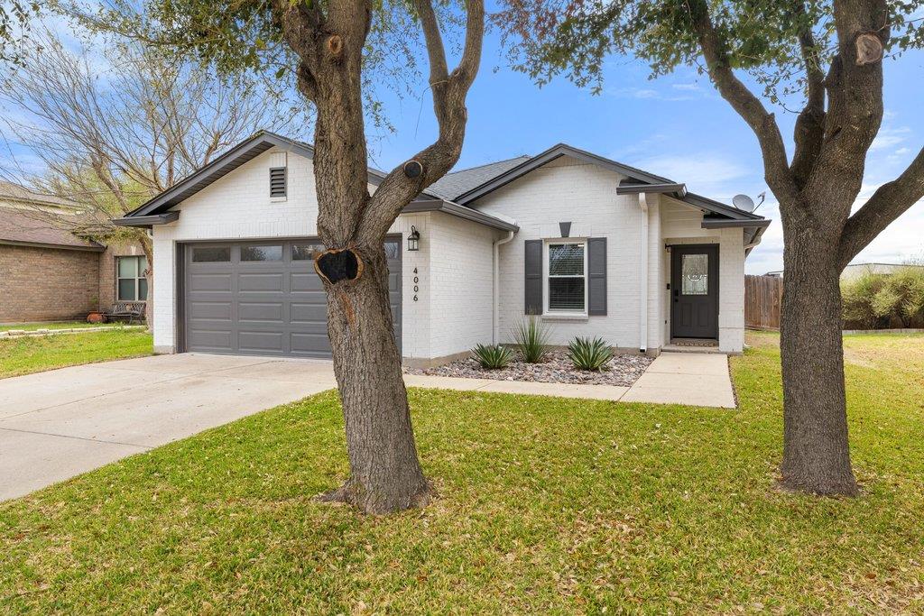 4006 Kings Canyon DR